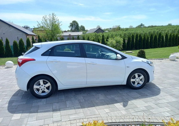 Hyundai I30 cena 39900 przebieg: 77000, rok produkcji 2015 z Wyszogród małe 232